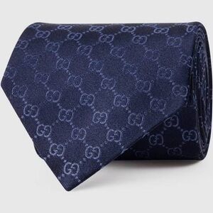🔥🔥🔥 AUTHENTIC GUCCI GG NAVY BLUE SILK TIE 🔥🔥🔥